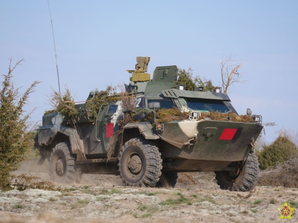 Брестские десантники проводят батальонное тактическое учение Брестские десантники проводят батальонное тактическое учение