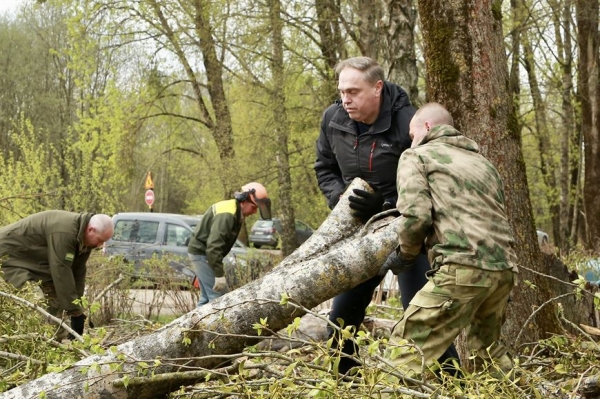 ФОТОРЕПОРТАЖ: Республиканский субботник прошел в Беларуси ФОТОРЕПОРТАЖ: Республиканский субботник прошел в Беларуси