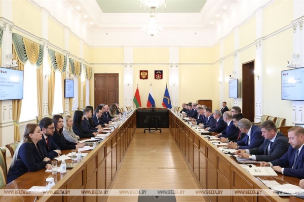 Пассажирский транспорт, лифты, АПК. Головченко обозначил направления сотрудничества с Мурманской областью Пассажирский транспорт, лифты, АПК. Головченко обозначил направления сотрудничества с Мурманской областью