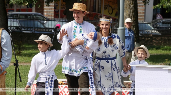 В Старых Дорогах пройдет областной этап проекта "Властелин села" В Старых Дорогах пройдет областной этап проекта "Властелин села"