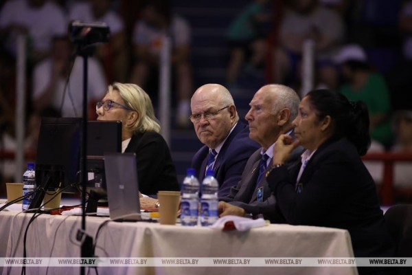 Белорусский штангист Геннадий Лаптев стал чемпионом II Игр стран СНГ Белорусский штангист Геннадий Лаптев стал чемпионом II Игр стран СНГ