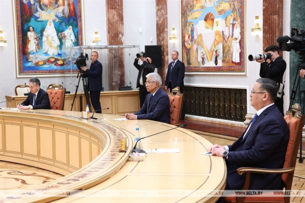 Лукашенко предложил выработать для стран ОДКБ план совместных действий в экономике Лукашенко предложил выработать для стран ОДКБ план совместных действий в экономике