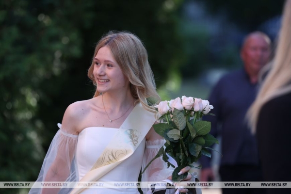 Выпускные вечера прошли по всей Беларуси Выпускные вечера прошли по всей Беларуси