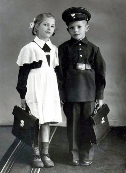 Брест. Школьная форма 1949 года
