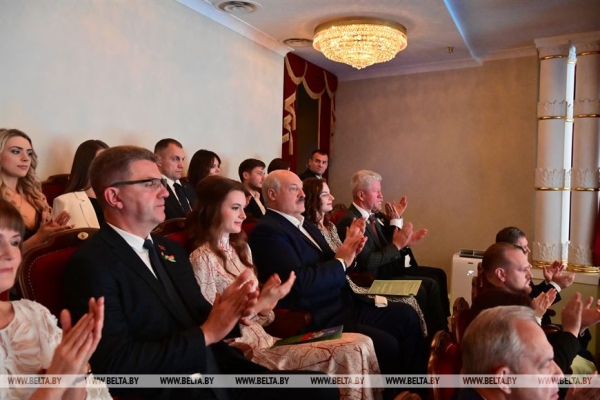 Лукашенко: без культурного наследия и крепкой духовной основы народ не может быть независимым Лукашенко: без культурного наследия и крепкой духовной основы народ не может быть независимым