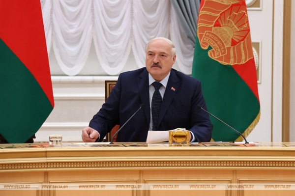 Угроза глобального конфликта, "контрнаступ" и призыв к единству. Все громкие заявления Лукашенко на встрече по линии ОДКБ Угроза глобального конфликта, "контрнаступ" и призыв к единству. Все громкие заявления Лукашенко на встрече по линии ОДКБ