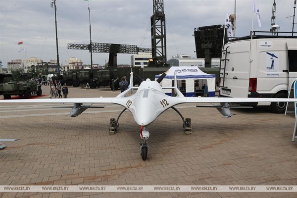 Головченко ознакомился с разработками отечественного и зарубежных ВПК на MILEX Головченко ознакомился с разработками отечественного и зарубежных ВПК на MILEX