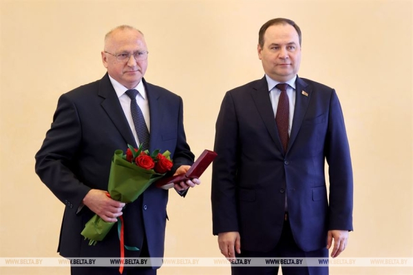 Головченко вручил государственные награды представителям различных сфер Головченко вручил государственные награды представителям различных сфер