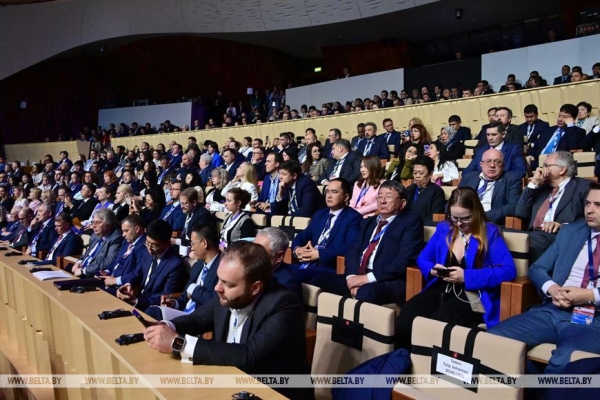 "Не можем и не должны отстать!" Все подробности программного выступления Лукашенко на Евразийском форуме