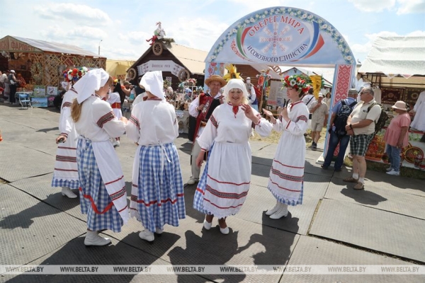 ФОТОФАКТ: Праздник "Купалье" ("Александрия собирает друзей") проходит в Шкловском районе ФОТОФАКТ: Праздник "Купалье" ("Александрия собирает друзей") проходит в Шкловском районе