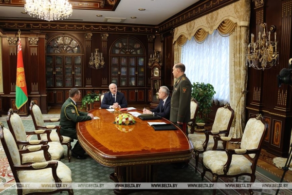 Лукашенко требует вывести на новый уровень службу в погранвойсках Лукашенко требует вывести на новый уровень службу в погранвойсках
