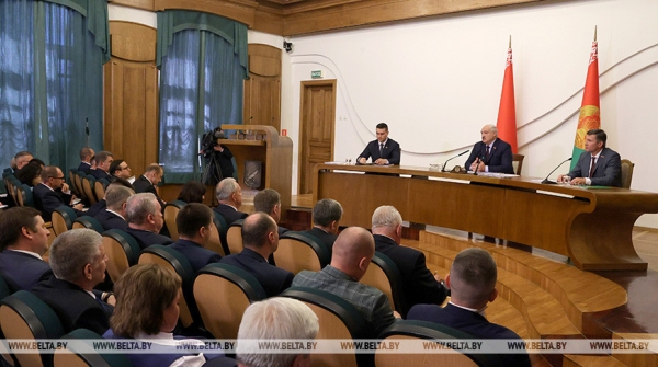 Лукашенко: в этом году необходимо окончательно дошлифовать систему образования в Беларуси Лукашенко: в этом году необходимо окончательно дошлифовать систему образования в Беларуси