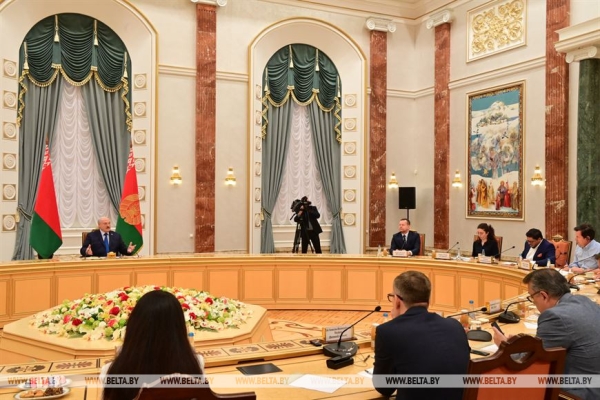 Лукашенко: переход к многополярности уже не остановить ни мирным, ни военным образом Лукашенко: переход к многополярности уже не остановить ни мирным, ни военным образом