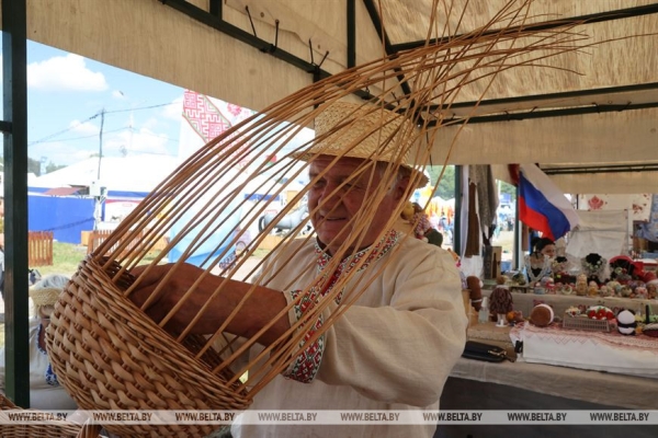 ФОТОФАКТ: Праздник "Купалье" ("Александрия собирает друзей") проходит в Шкловском районе ФОТОФАКТ: Праздник "Купалье" ("Александрия собирает друзей") проходит в Шкловском районе