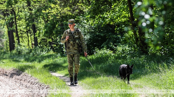 Лукашенко: напряженность у границ требует от пограничников бдительности, самоотверженности и железной дисциплины Лукашенко: напряженность у границ требует от пограничников бдительности, самоотверженности и железной дисциплины