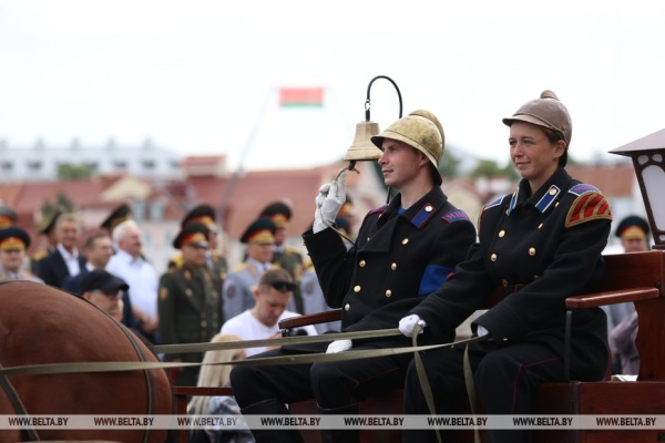 Холодная голова, твердая рука и смелый шаг. Спасатели-пожарные Беларуси празднуют 170-летний юбилей Холодная голова, твердая рука и смелый шаг. Спасатели-пожарные Беларуси празднуют 170-летний юбилей