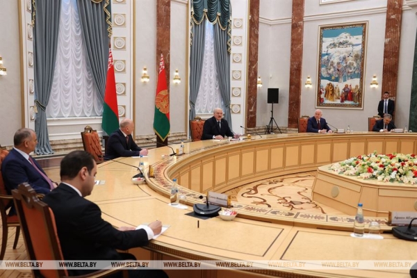 "Мы этого, мужики, не должны допустить!" От чего Лукашенко пытается уберечь СНГ? "Мы этого, мужики, не должны допустить!" От чего Лукашенко пытается уберечь СНГ?