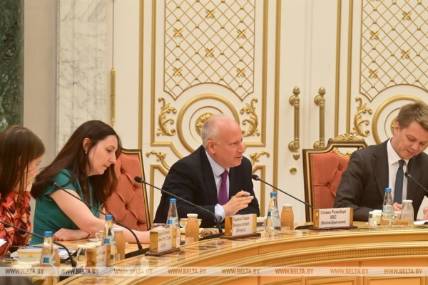 "Бомбическая пресс-конференция", "Правит железной рукой". Что западные СМИ написали о встрече с Лукашенко