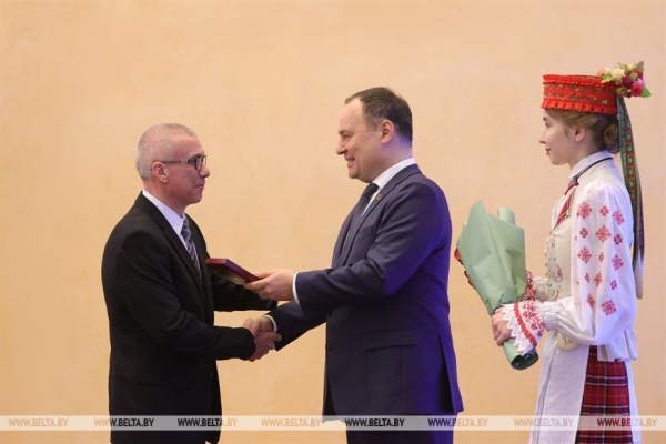 "Это люди исключительного трудолюбия и ответственности". Премьер Беларуси вручил госнаграды "Это люди исключительного трудолюбия и ответственности". Премьер Беларуси вручил госнаграды