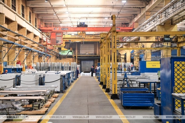 Лукашенко напомнил об инвестпроектах в регионах: каждый район должен зарабатывать себе деньги Лукашенко напомнил об инвестпроектах в регионах: каждый район должен зарабатывать себе деньги