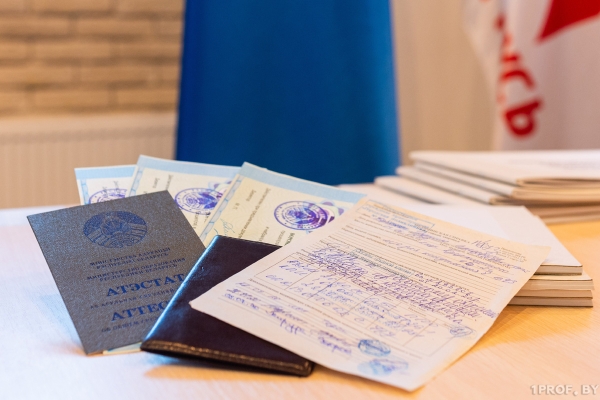 Прощай, школа! Какие отметки в 2023 году внесут в школьный аттестат и что напишут в графе «Поведение» Прощай, школа! Какие отметки в 2023 году внесут в школьный аттестат и что напишут в графе «Поведение»