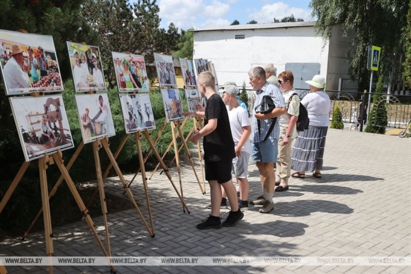 ФОТОФАКТ: Праздник "Купалье" ("Александрия собирает друзей") проходит в Шкловском районе ФОТОФАКТ: Праздник "Купалье" ("Александрия собирает друзей") проходит в Шкловском районе