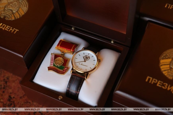 "Это люди исключительного трудолюбия и ответственности". Премьер Беларуси вручил госнаграды "Это люди исключительного трудолюбия и ответственности". Премьер Беларуси вручил госнаграды