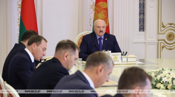 Встреча с Путиным, жаркий селектор, прокурорский отчет и портовая логистика. Итоги мощной недели Президента