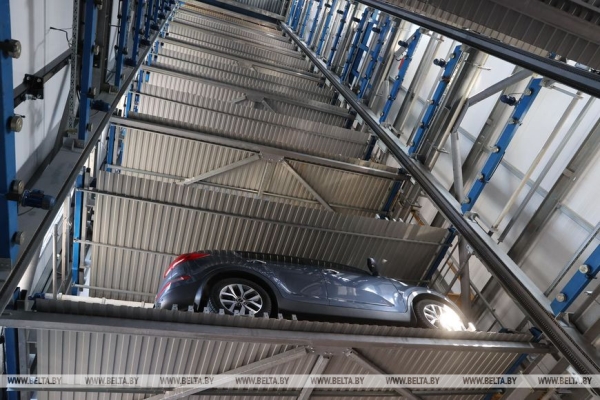 Лукашенко напомнил об инвестпроектах в регионах: каждый район должен зарабатывать себе деньги Лукашенко напомнил об инвестпроектах в регионах: каждый район должен зарабатывать себе деньги