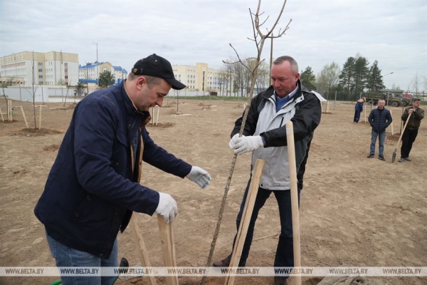 ФОТОРЕПОРТАЖ: Республиканский субботник прошел в Беларуси ФОТОРЕПОРТАЖ: Республиканский субботник прошел в Беларуси