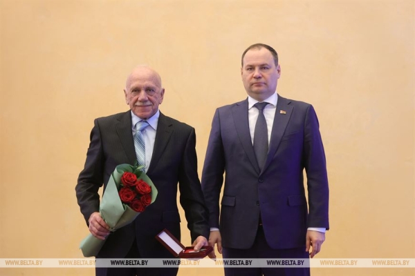 "Это люди исключительного трудолюбия и ответственности". Премьер Беларуси вручил госнаграды "Это люди исключительного трудолюбия и ответственности". Премьер Беларуси вручил госнаграды
