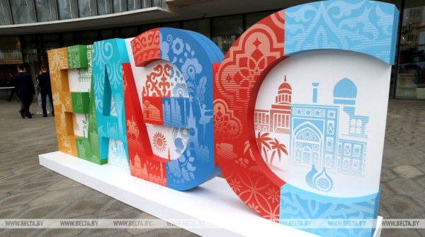 Лукашенко назвал ЕАЭС мощным фактором устойчивости в период турбулентности Лукашенко назвал ЕАЭС мощным фактором устойчивости в период турбулентности