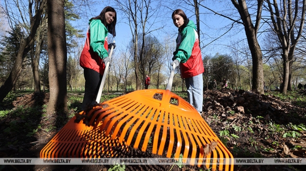 ФОТОРЕПОРТАЖ: Республиканский субботник прошел в Беларуси ФОТОРЕПОРТАЖ: Республиканский субботник прошел в Беларуси
