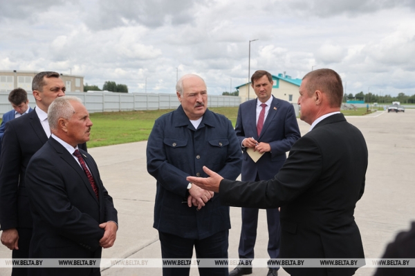 Лукашенко об АПК: не сырье надо вывозить, а готовую продукцию Лукашенко об АПК: не сырье надо вывозить, а готовую продукцию