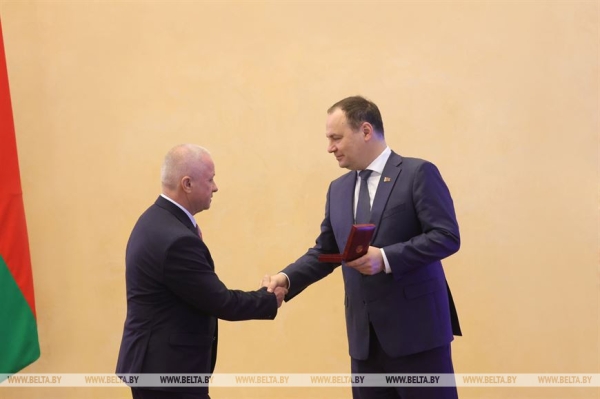 "Это люди исключительного трудолюбия и ответственности". Премьер Беларуси вручил госнаграды "Это люди исключительного трудолюбия и ответственности". Премьер Беларуси вручил госнаграды