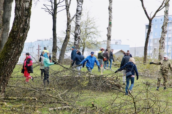ФОТОРЕПОРТАЖ: Республиканский субботник прошел в Беларуси ФОТОРЕПОРТАЖ: Республиканский субботник прошел в Беларуси