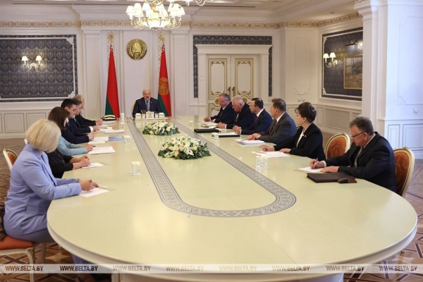 Лукашенко поставил задачу в 2024 году железобетонно определиться с системой поступления