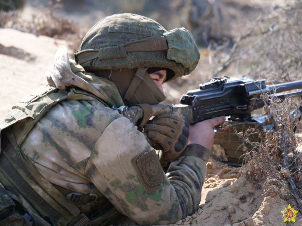 Брестские десантники проводят батальонное тактическое учение Брестские десантники проводят батальонное тактическое учение