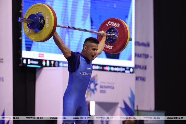 Белорусский штангист Геннадий Лаптев стал чемпионом II Игр стран СНГ Белорусский штангист Геннадий Лаптев стал чемпионом II Игр стран СНГ