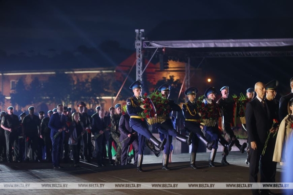 ФОТОРЕПОРТАЖ: 22 июня в Беларуси прошел День всенародной памяти жертв Великой Отечественной войны и геноцида белорусского народа ФОТОРЕПОРТАЖ: 22 июня в Беларуси прошел День всенародной памяти жертв Великой Отечественной войны и геноцида белорусского народа