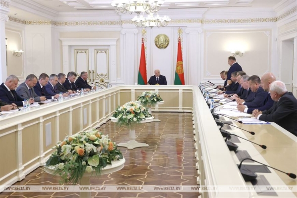 Реновация в свиноводстве, открытые сердца для Африки, планы с Узбекистаном и первая красавица. Итоги недели Президента Реновация в свиноводстве, открытые сердца для Африки, планы с Узбекистаном и первая красавица. Итоги недели Президента